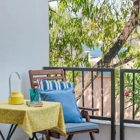 House 60m From The Beach, Not Far From Split Airport Apartment *
