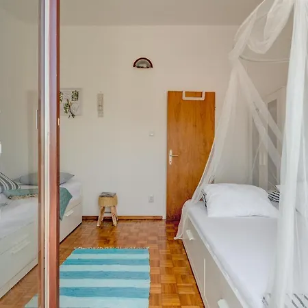 Apartment House 60m From The Beach, Not Far From Split Airport *