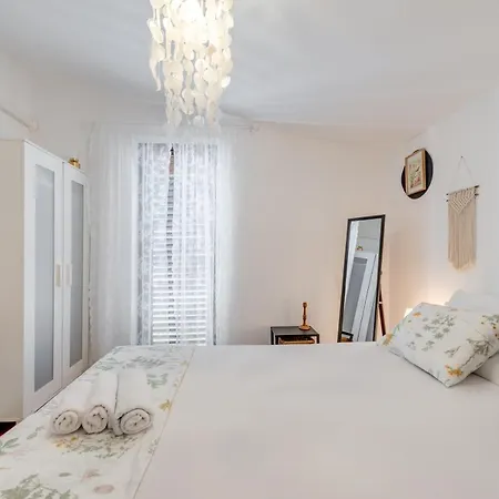 House 60m From The Beach, Not Far From Split Airport Apartment Rogoznica (Sibenik-Knin)
