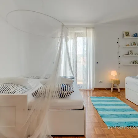 House 60m From The Beach, Not Far From Split Airport *
