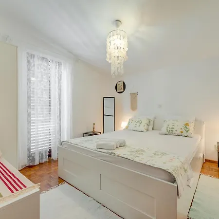 House 60m From The Apartment *