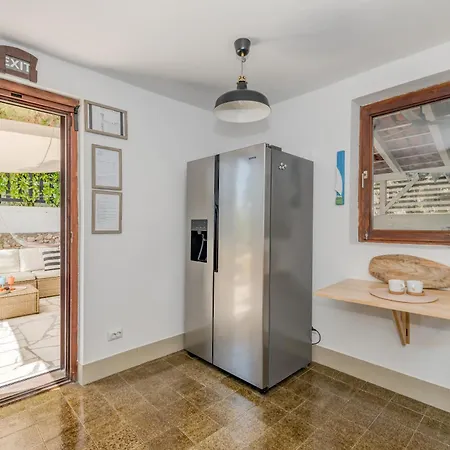 Apartment House 60m From The Rogoznica (Sibenik-Knin)