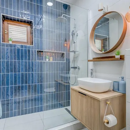 House 60m From The Apartamento Rogoznica (Sibenik-Knin)