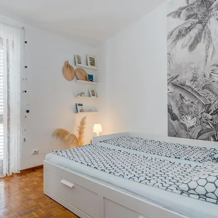 House 60m From The Beach, Not Far From Split Airport * Rogoznica (Sibenik-Knin)