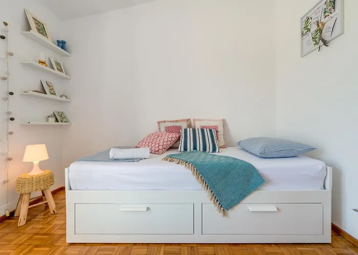 House 60m From The Апартаменты Рогозница