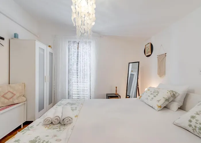 House 60m From The Апартаменты Рогозница