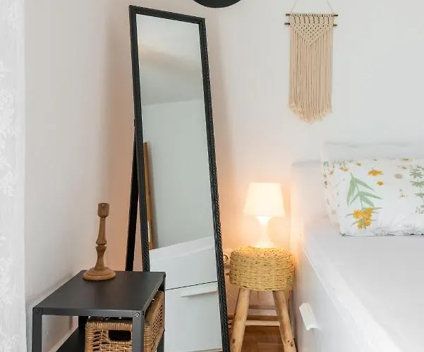 House 60m From The 아파트 *