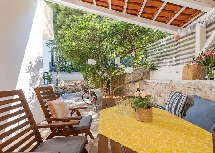 아파트 House 60m From The 로고즈니차