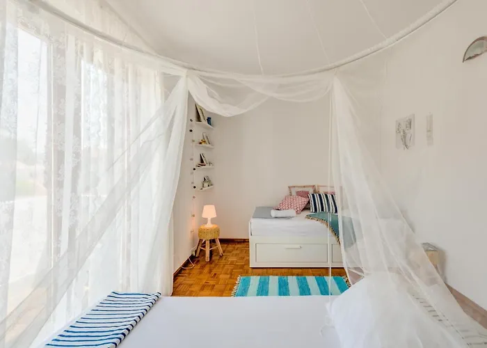 아파트 House 60m From The 로고즈니차