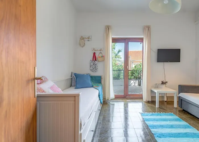 Apartment House 60m From The Rogoznica (Sibenik-Knin)