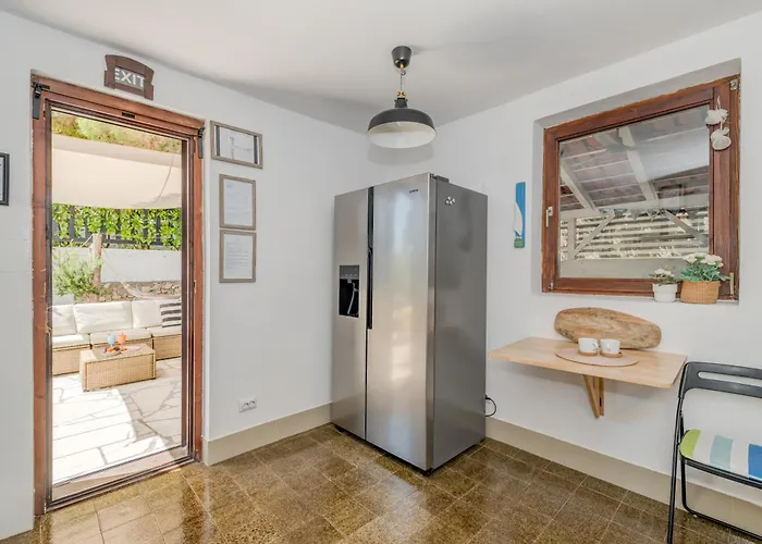 아파트 House 60m From The 로고즈니차