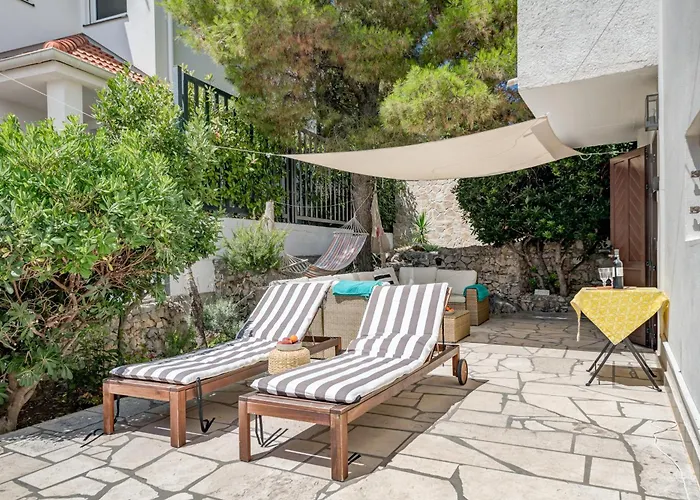 House 60m From The 로고즈니차