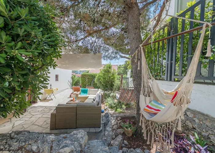 House 60m From The 로고즈니차