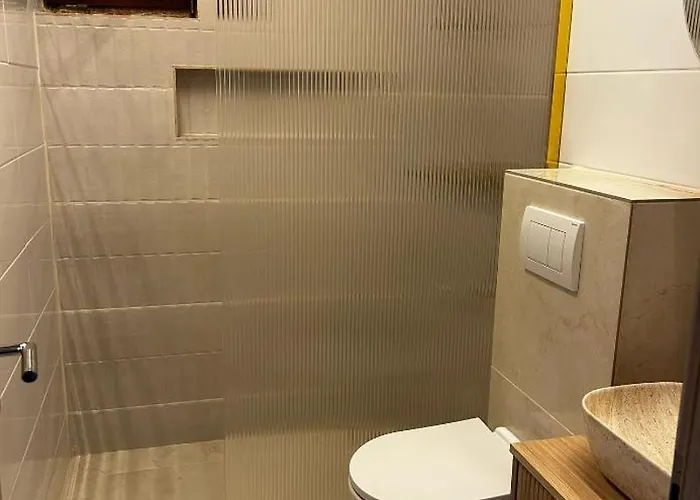 House 60m From The 아파트 로고즈니차