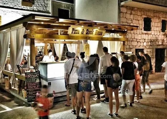 House 60m From The * 로고즈니차